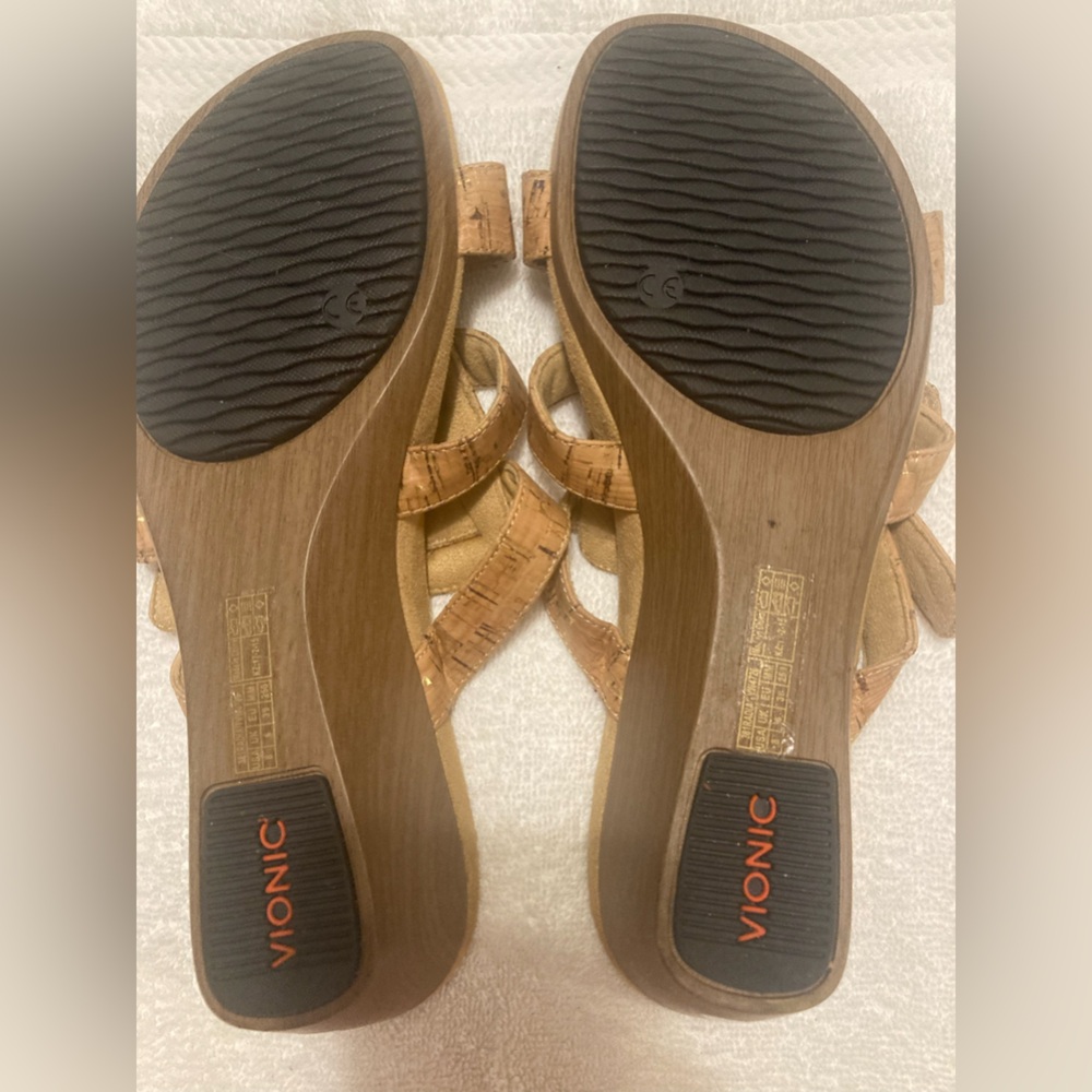 Vionic sandals - Picture 8 of 9